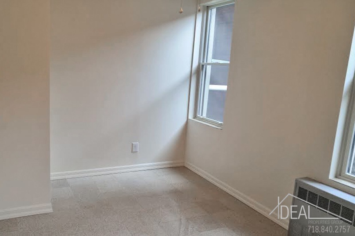 Foto principal - 4712 4th Ave