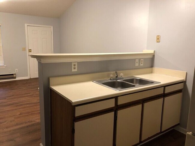 Building Photo - 4115 Bloomdale Dr