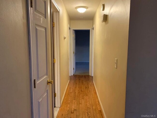 Building Photo - 16 Broadway