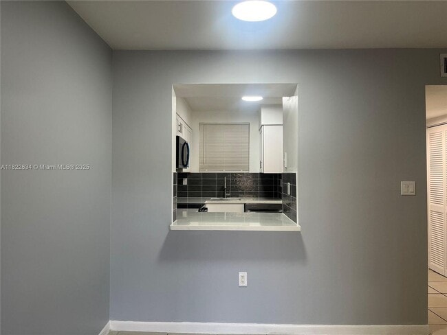 Building Photo - 14931 SW 82nd Ln