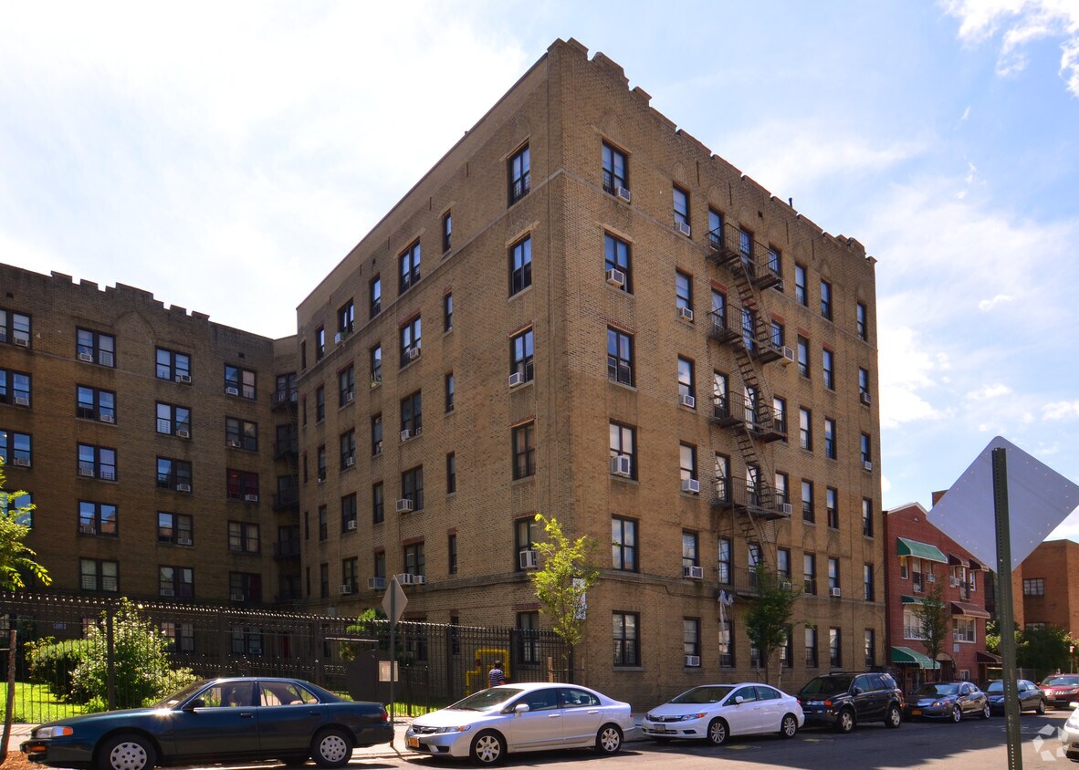 2022-2024 Benedict Avenue - 2022-2024 Benedict Ave