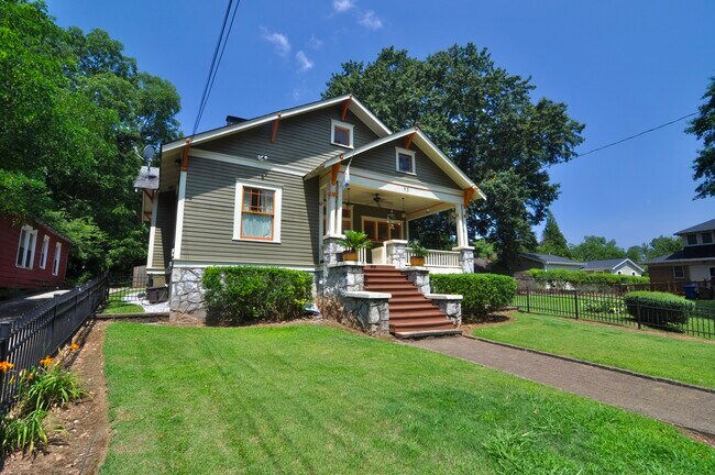 Building Photo - 45 Bates Ave SE