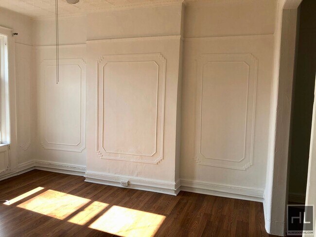 Foto del edificio - Top Floor Alcove Studio