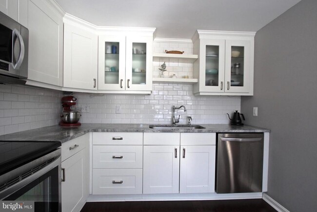 Building Photo - 6514 Brookleigh Way