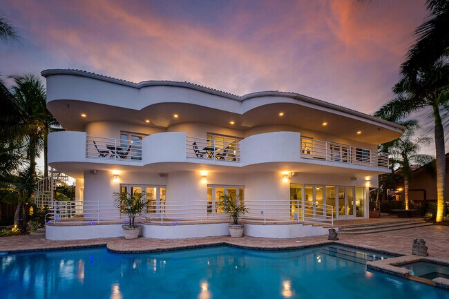 Building Photo - 632 3rd Key Dr