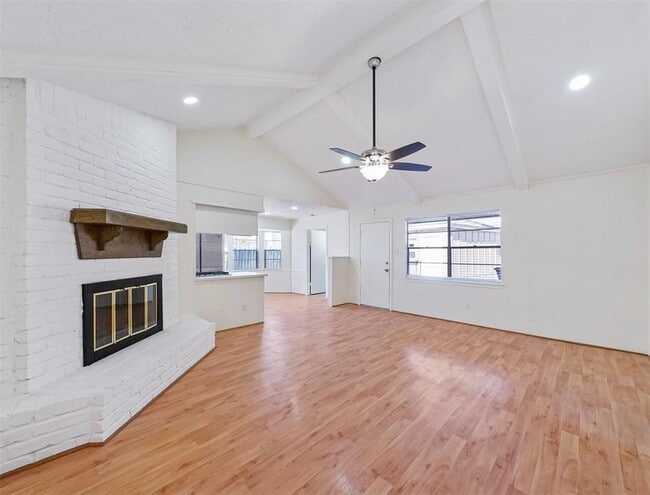 Foto del edificio - 14006 Briarworth Dr