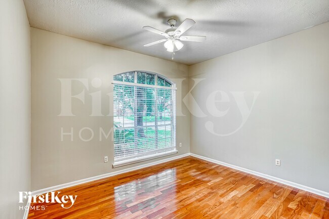 Foto del edificio - 12831 Pheasant Lake Ct
