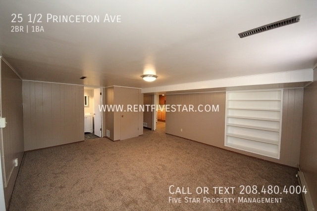 Building Photo - Adorable Apartment Near ISU! Visit rentfiv...