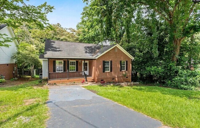 Foto del edificio - 4223 Woodridge Dr