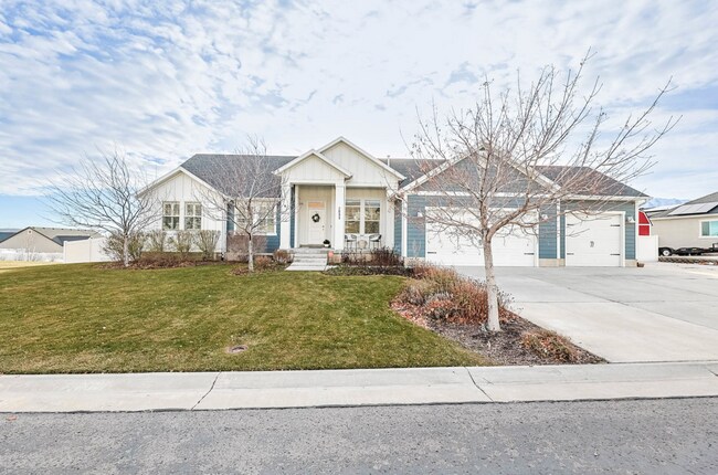 Foto del edificio - Beautiful 6-Bedroom Home in Eagle Mountain!