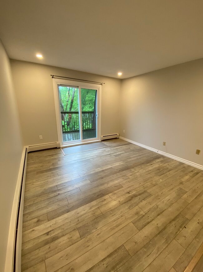 Building Photo - 7 Rufus Ave