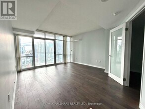 Building Photo - 11 Brunel Ct