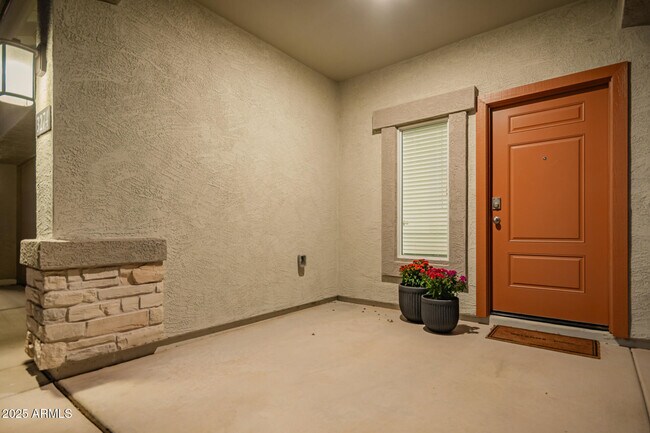 Foto del edificio - 3274 W Stradling Ave