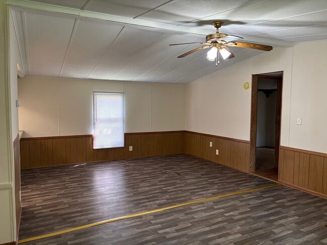 Building Photo - 3 BED, 2 BATH HOME ON PISGAH COVERED BRIDG...