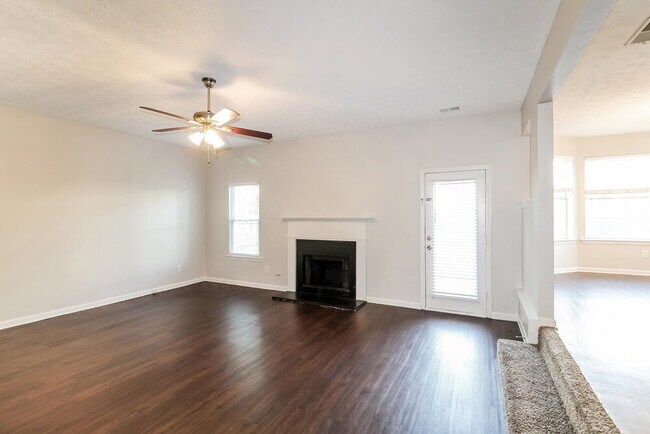 Foto del edificio - 670 Compton Ln