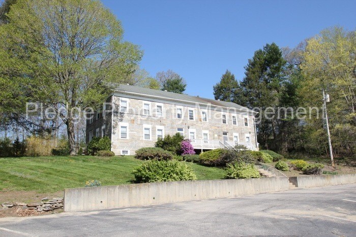 Primary Photo - 2 Stockhouse Rd