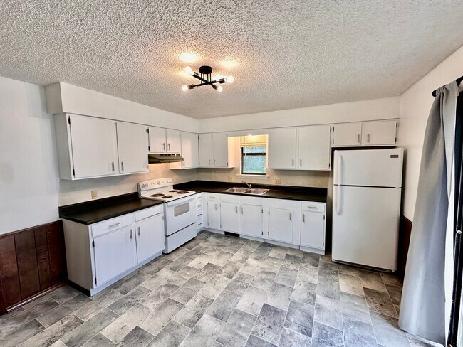 Foto del edificio - 2152 N Summit Ave
