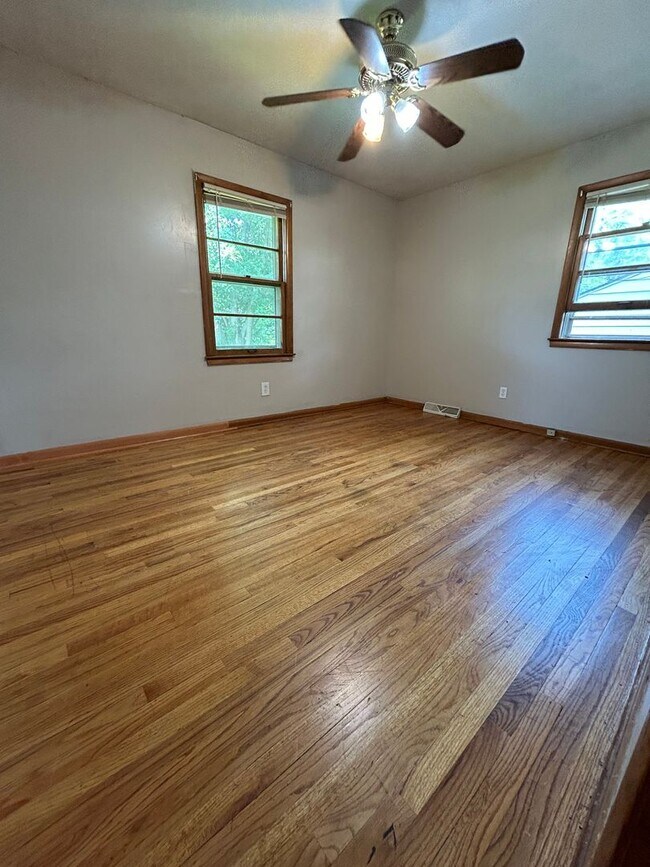 Foto del edificio - Three Bedroom Home!