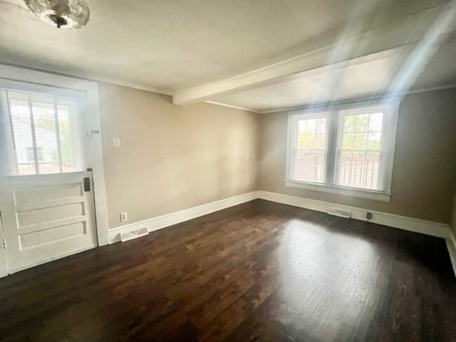 Building Photo - Three bedroom, 2 bath house in Asheboro
