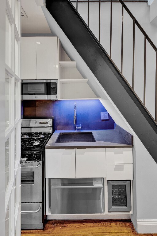 Foto del edificio - 410 E 13th St