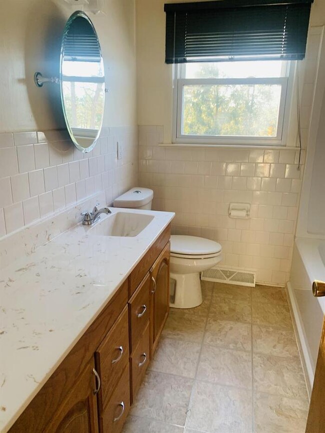 Foto del edificio - 17520 Tranquility Rd, Purcellville, VA, 20132