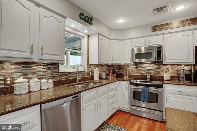 Foto del edificio - 127 Mountainview Dr