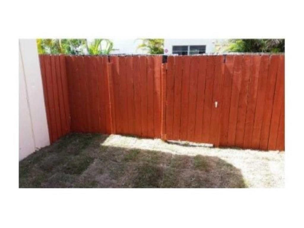 Foto del edificio - 4611 NW 9th Dr