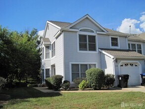 Building Photo - 148 Stults Ln