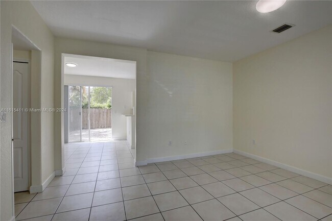 Foto del edificio - 7341 NW 174th Terrace