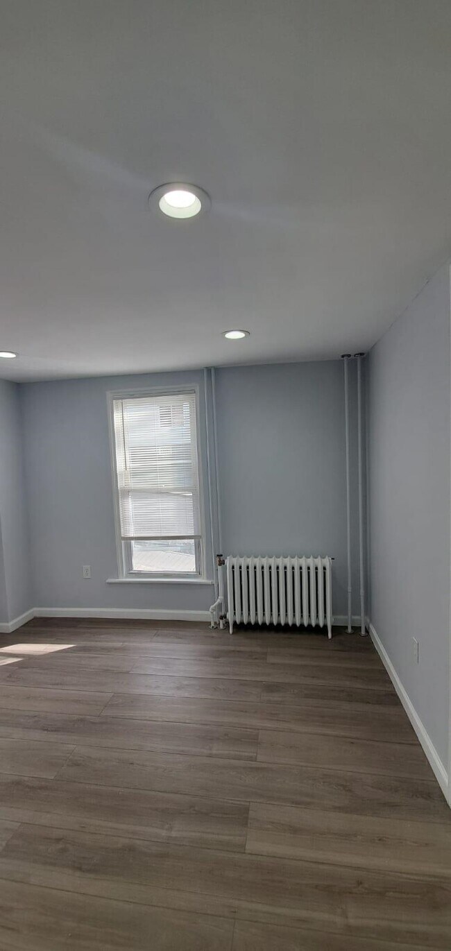 Foto del edificio - 1001 Columbia Ave