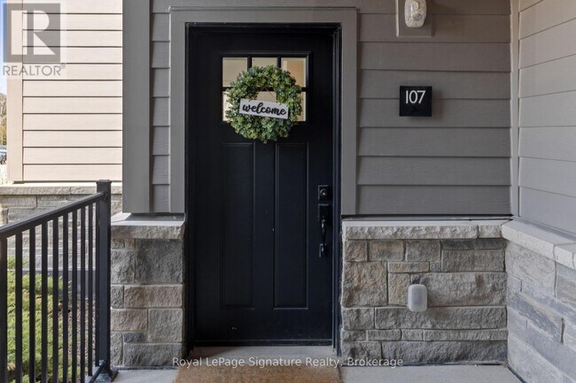 Building Photo - 11 Beausoleil Ln