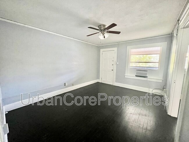 Building Photo - 610 5th Ave N