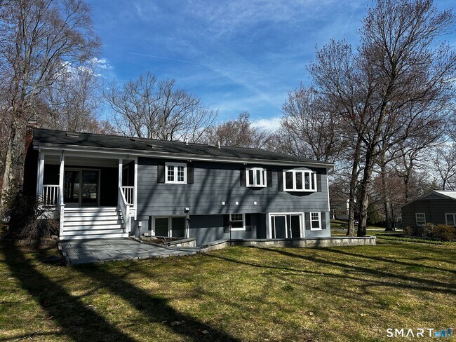 Foto del edificio - 97 Godfrey Rd