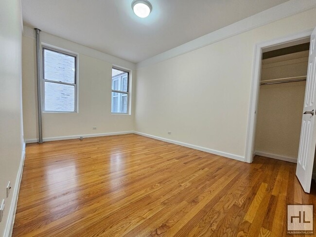 Building Photo - Amazing 1 Bedroom in Greenwich Village