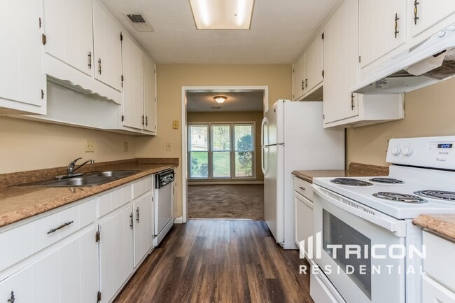 Building Photo - 1511 Country Ct