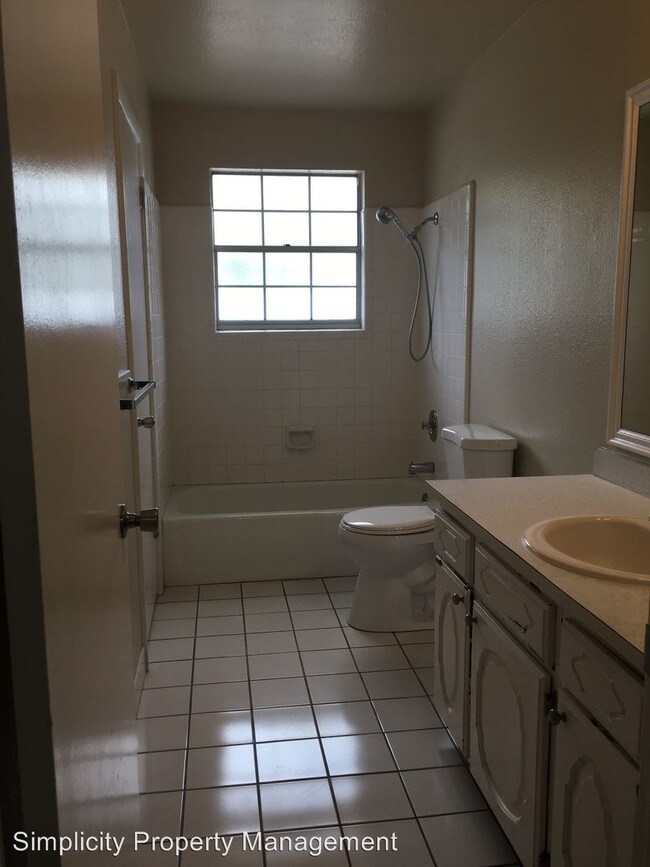 Foto del edificio - 3 br, 1 bath House - 820 W 1175 S