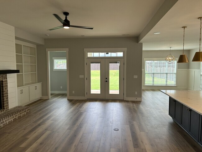 Foto del edificio - 6619 Camilla Dr