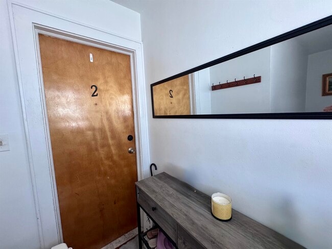Foto del edificio - 136 Rothwell Ave