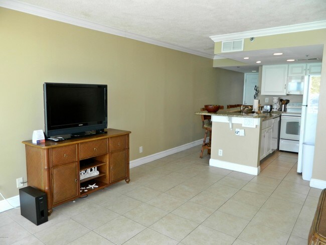 Building Photo - 9850 S Thomas Dr