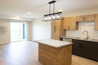 Building Photo - The Acres on Arrowhead