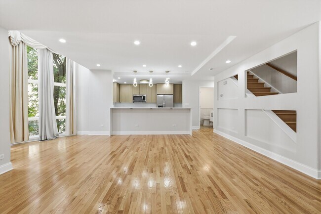 Foto del edificio - 5510 S Cornell Ave