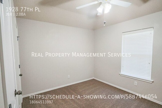 Building Photo - Cute 3/2/2 in South Lubbock