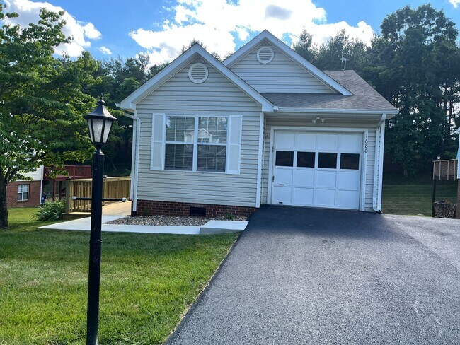 Foto del edificio - 1680 Sleepy Hollow Rd NW
