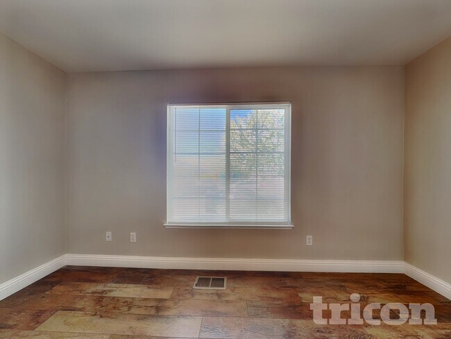 Foto del edificio - 17688 Feather River Ct