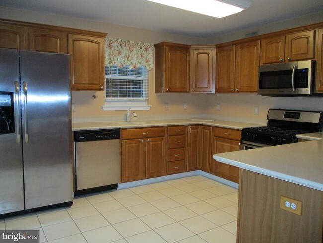 Building Photo - 80 HEARTHSTONE Ln