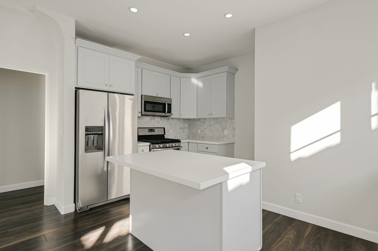 410 N Genesee Ave Condos in Los Angeles, CA Westside Rentals