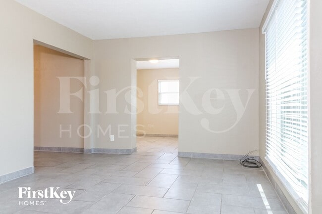 Building Photo - 8039 N 29th Ave