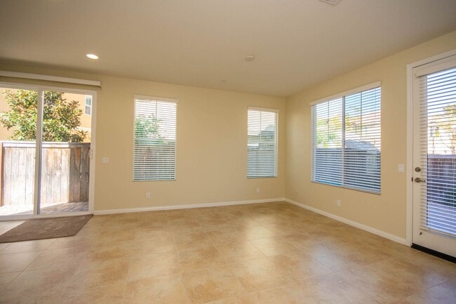 Building Photo - 3BD Home in the Belmount Community of San ...