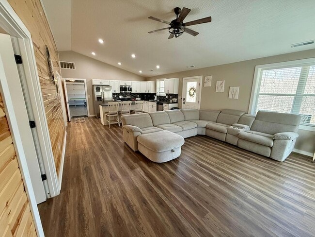 Foto del edificio - 813 Eaton Hollow Rd SW