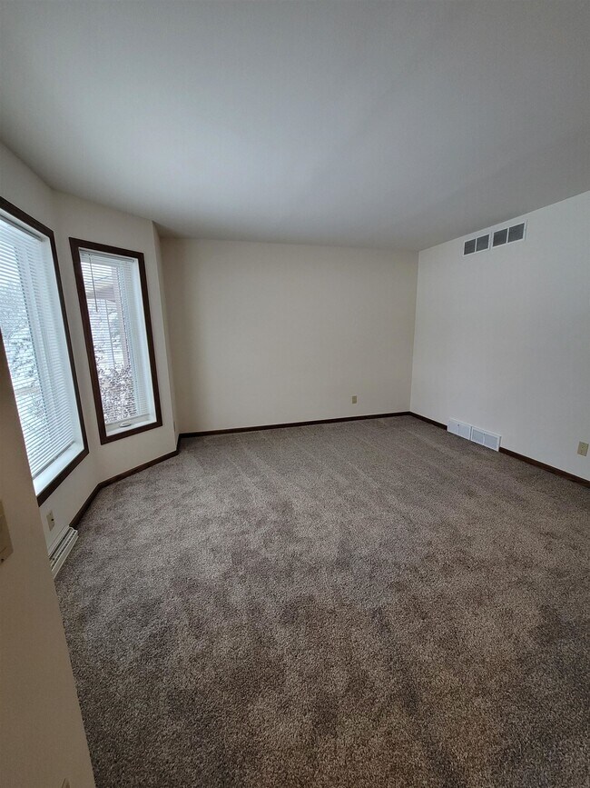 Foto del edificio - 7008 Longmeadow Rd